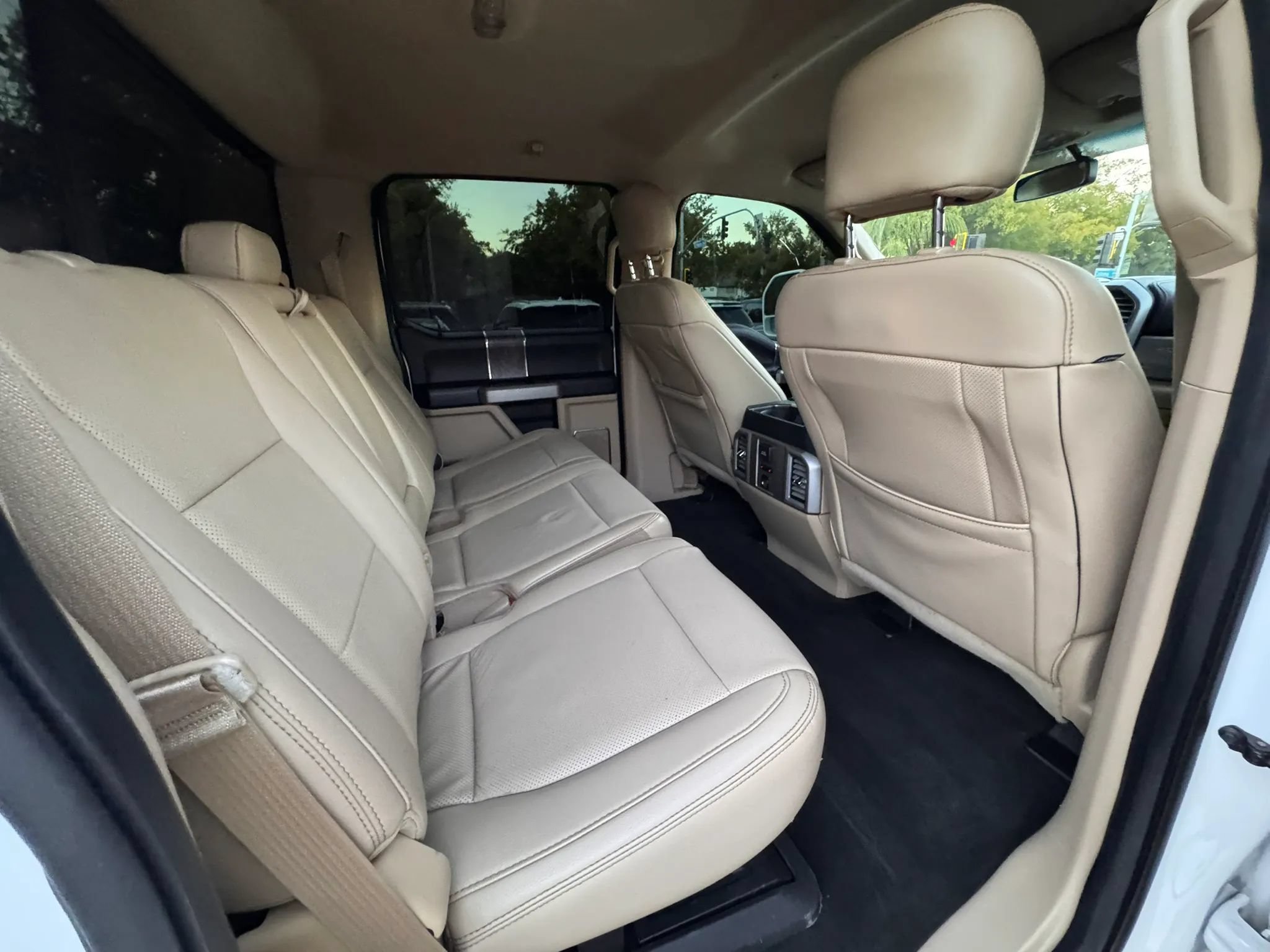 Used 2017 Ford F350 Lariat w/ Lariat Value Package AWD/4WD image 14