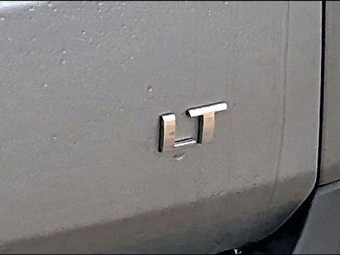 Used 2023 Chevrolet Traverse LT image 25