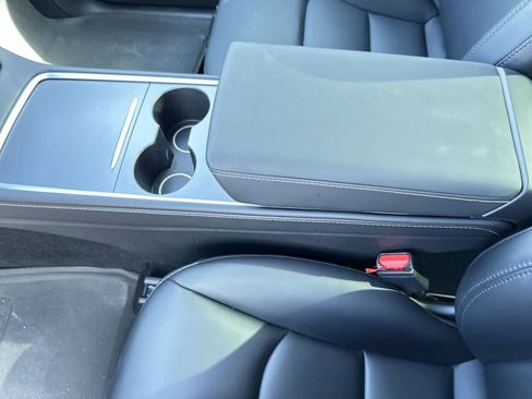Used 2023 Tesla Model Y Long Range AWD/4WD image 19