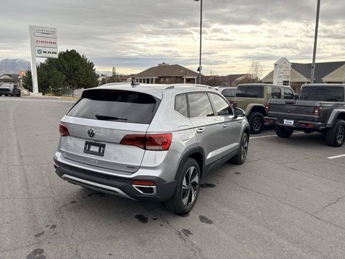 Used 2024 Volkswagen Taos SE image 5