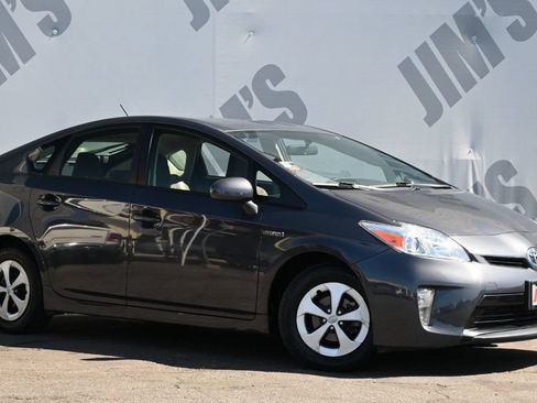 Used 2015 Toyota Prius Three FWD image 3