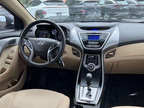 Used 2013 Hyundai Elantra GLS w/ Preferred Pkg FWD image 23