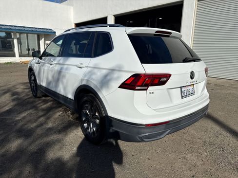 Used 2022 Volkswagen Tiguan SE image 3