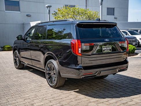 Used 2025 Ford Expedition Max Platinum w/ Stealth Appearance Package AWD/4WD image 7