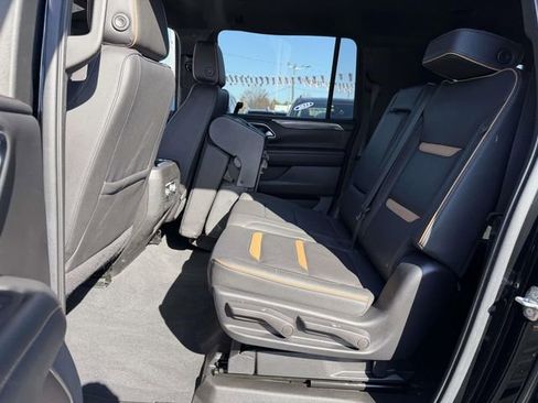 Used 2022 GMC Yukon XL AT4 image 14