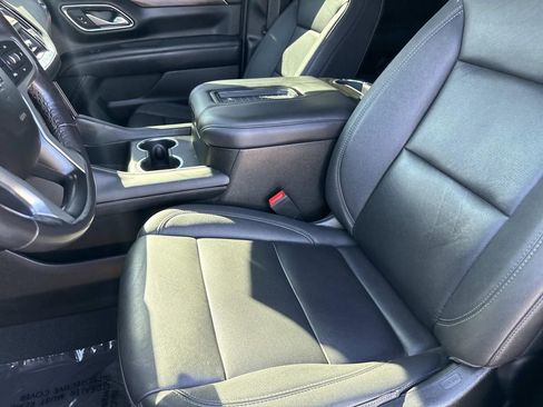 Used 2022 Chevrolet Suburban LT image 23