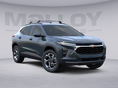 New 2026 Chevrolet Trax LT image 2