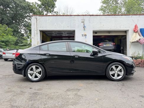 Used 2017 Chevrolet Cruze LS FWD image 11