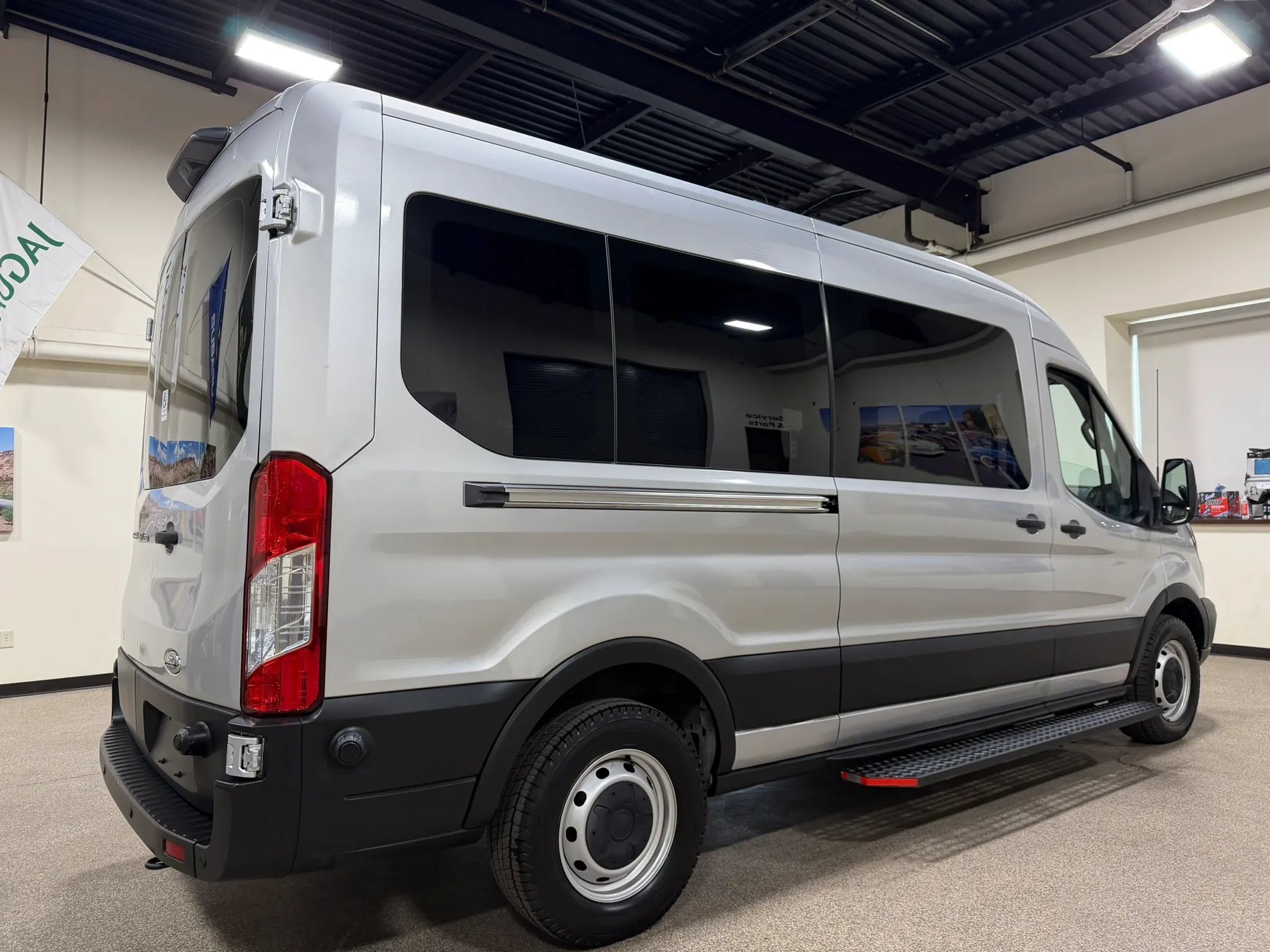 Used 2019 Ford Transit 250 148 Medium Roof RWD image 17