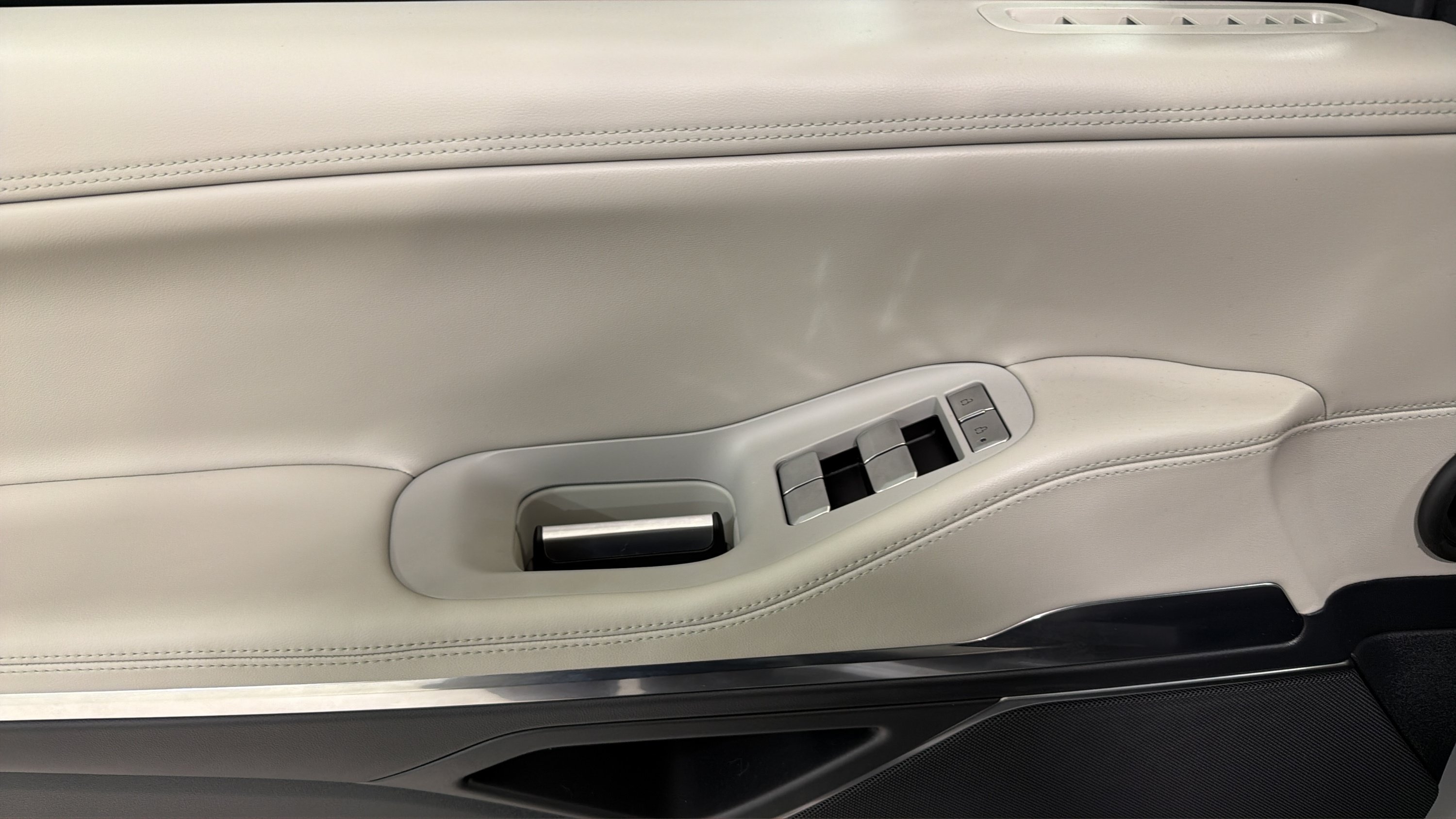 Used 2026 Lincoln Navigator Premiere AWD/4WD image 11