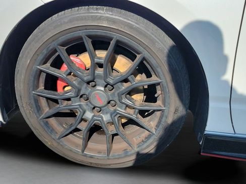 Used 2021 Toyota Avalon TRD image 4