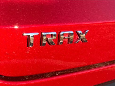 Used 2025 Chevrolet Trax LT image 31