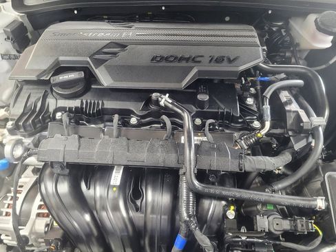 Used 2025 Hyundai Elantra SEL FWD image 30