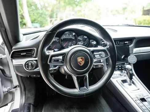 Used 2019 Porsche 911 Carrera RWD image 41
