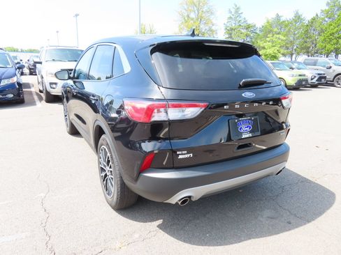 Used 2022 Ford Escape SE w/ Convenience Package FWD image 6