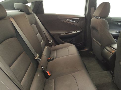 Used 2021 Chevrolet Malibu LS FWD image 19