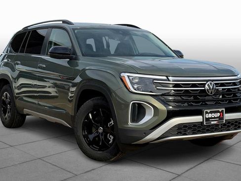 Used 2026 Volkswagen Atlas Peak Edition AWD/4WD image 2