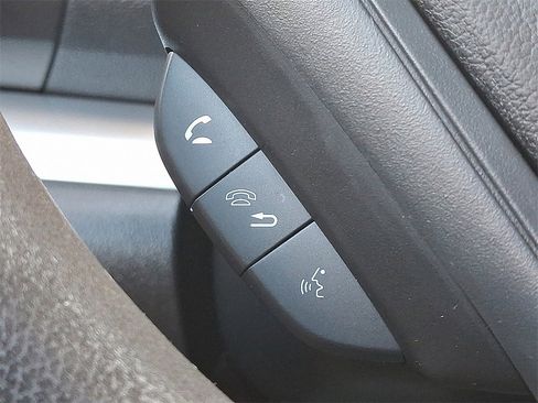 Used 2015 Honda CR-V LX image 23