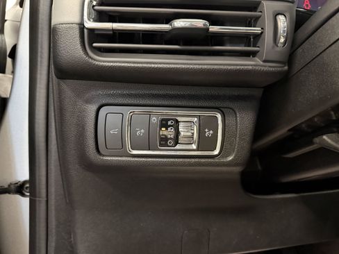Used 2022 Lincoln Corsair FWD w/ Premium Package image 17