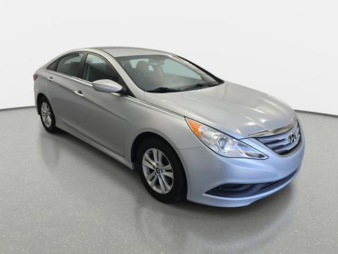 Used 2014 Hyundai Sonata GLS image 3