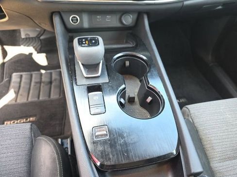Used 2023 Nissan Rogue SV image 19