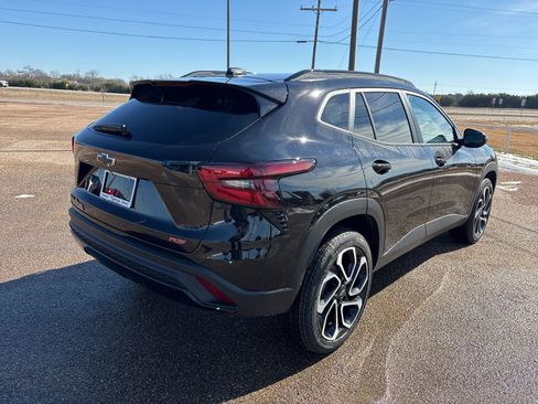 New 2026 Chevrolet Trax RS w/ Sunroof Package image 5