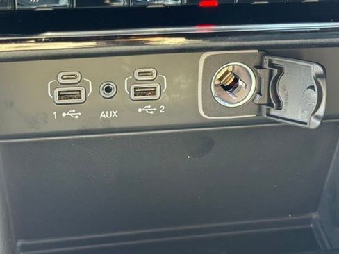New 2025 Jeep Grand Cherokee Limited w/ Trailer Tow Package AWD/4WD image 23