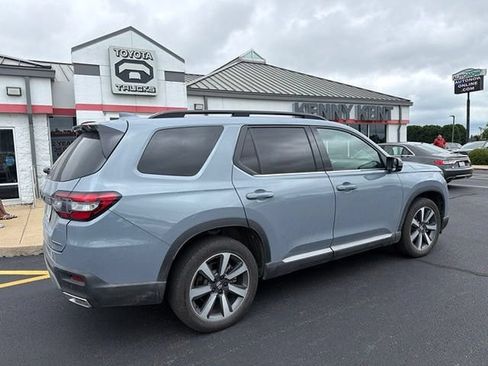 Used 2025 Honda Pilot Touring image 16
