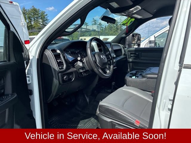 Used 2024 RAM 2500 Tradesman w/ Chrome Appearance Group AWD/4WD image 3