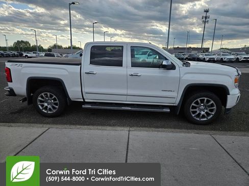 Used 2014 GMC Sierra 1500 Denali w/ Suspension Package, Off-Road AWD/4WD image 5