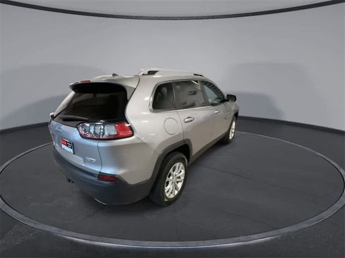 Used 2019 Jeep Cherokee Latitude w/ Cold Weather Group image 8