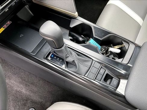 Used 2026 Toyota Camry SE image 16