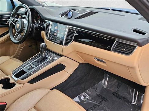 Used 2018 Porsche Macan image 22