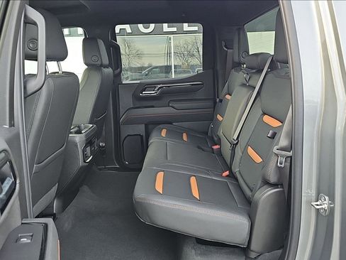 Used 2025 GMC Sierra 1500 AT4 image 28