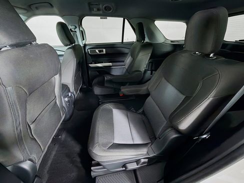Used 2022 Ford Explorer XLT image 22