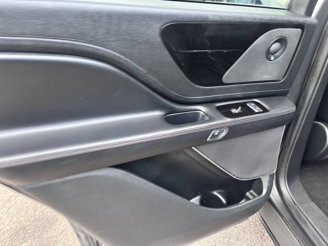 Used 2020 Lincoln Aviator Reserve RWD image 37