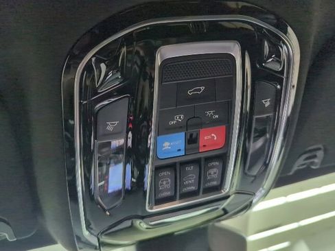 Used 2023 Jeep Grand Wagoneer Series III w/ Quick Order Packagew 28T AWD/4WD image 21