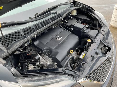 Used 2015 Toyota Sienna SE FWD image 53