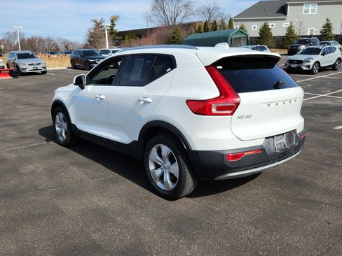 Used 2019 Volvo XC40 T5 Momentum image 6