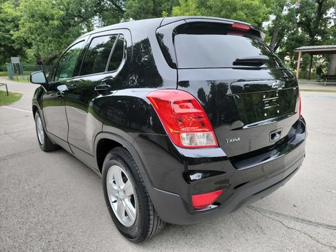 Used 2020 Chevrolet Trax LS w/ Tint and Cruise Package FWD image 5