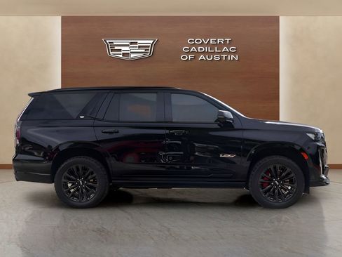 Certified 2024 Cadillac Escalade V w/ LPO, ONYX Package AWD/4WD image 5