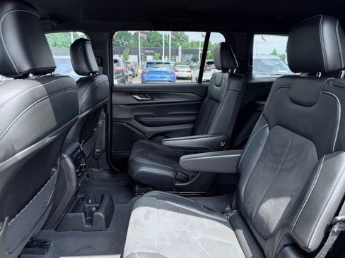 Used 2023 Jeep Grand Cherokee L Laredo AWD/4WD image 21
