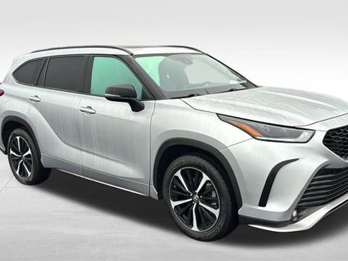 Used 2021 Toyota Highlander XSE image 31