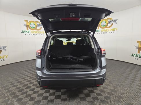 Used 2024 Nissan Rogue SV image 30