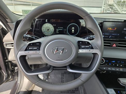 Used 2021 Hyundai Elantra SEL w/ Convenience Package image 16