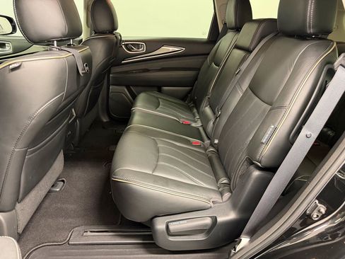 Used 2020 INFINITI QX60 Luxe w/ Essential Package FWD image 8