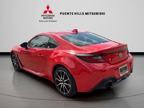 Used 2022 Toyota GR86 RWD image 7