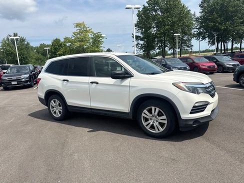 Used 2017 Honda Pilot LX image 6