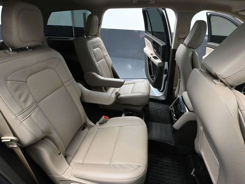 Used 2023 Lincoln Aviator Reserve image 50