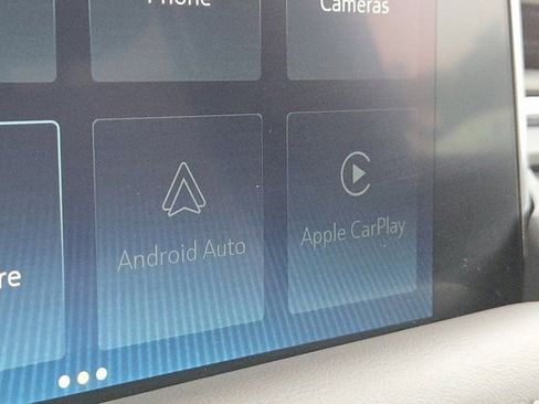 Used 2024 Chevrolet Suburban LT image 9